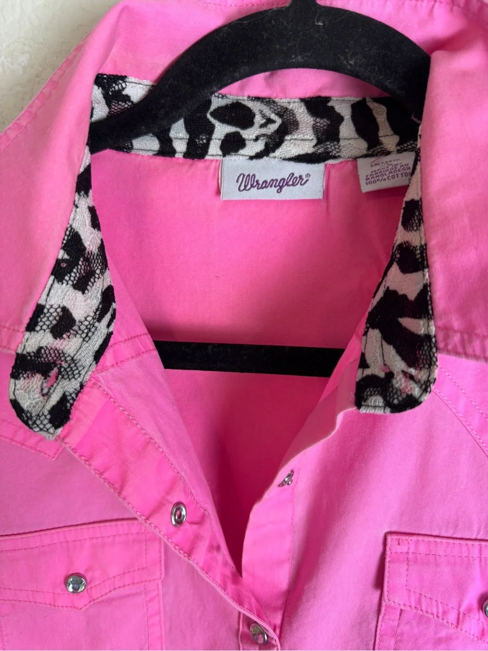 Wrangler Women's Long Sleeve Cowgirl Shirt W/Rhinestone Snaps Bright Pink XL - Picture 2 of 12